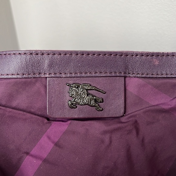 Authentic BURBERRY Buckleigh check nylon tote bag - Picture 5 of 14